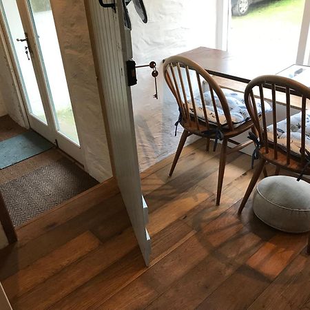 Tiny Cosy Snug Apartment Manorowen Luaran gambar