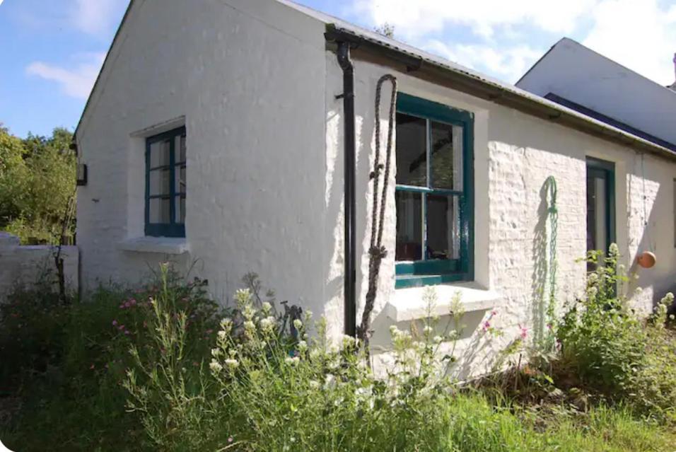 Tiny Cosy Snug Apartment Manorowen Luaran gambar