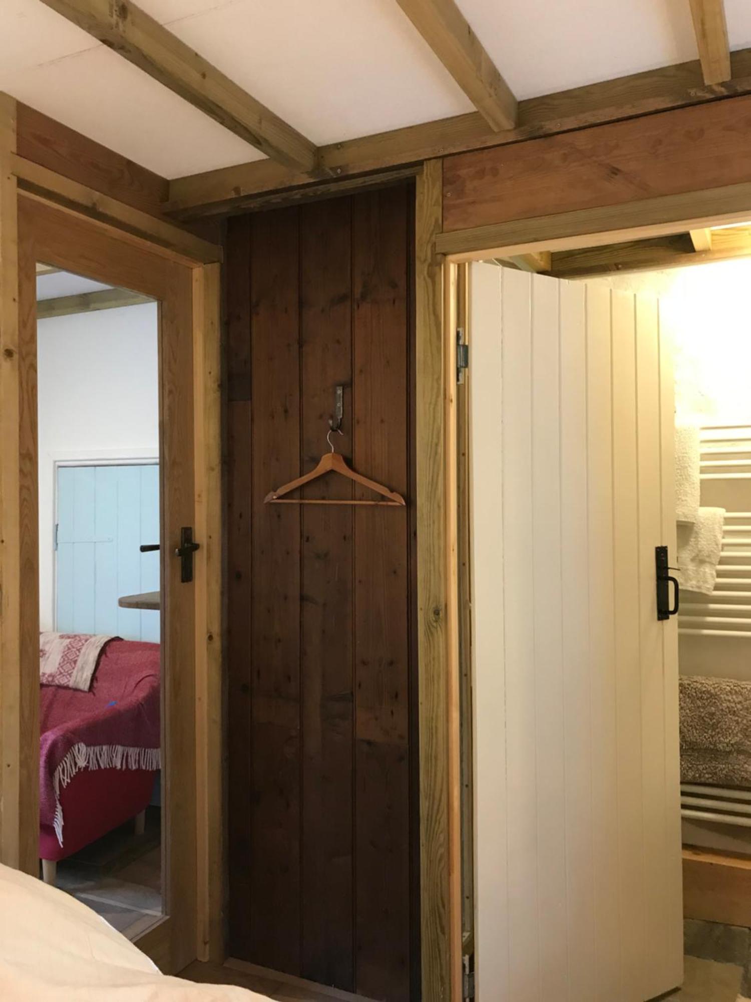 Tiny Cosy Snug Apartment Manorowen Luaran gambar